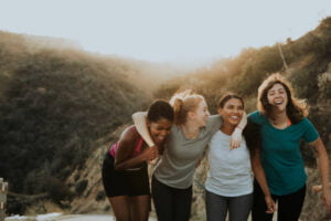 friends hiking through the hills of los angeles