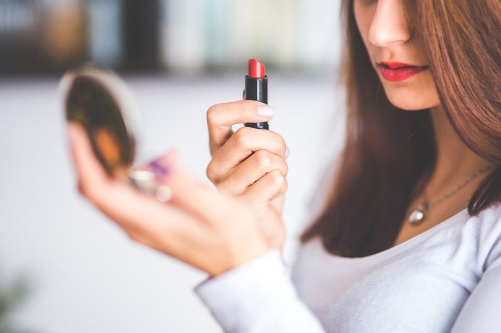 Come si pulisce la piastra per capelli